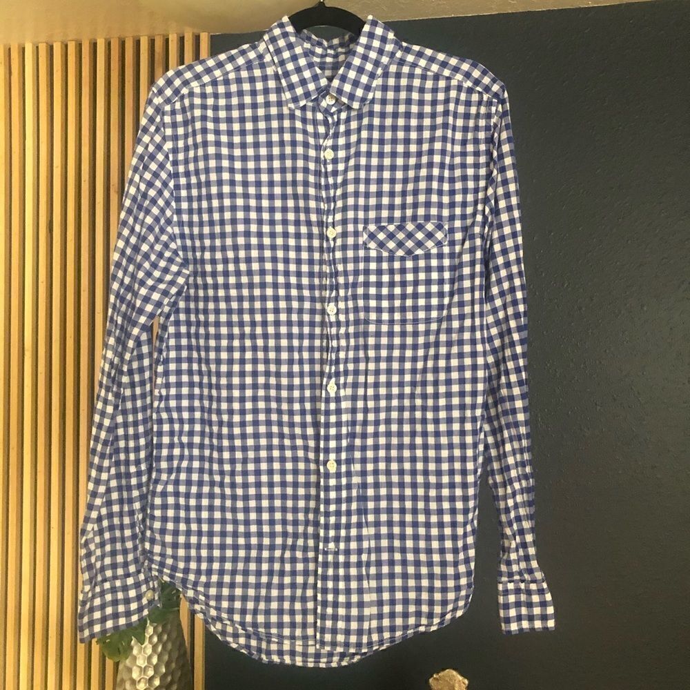 Gap gingham button up. Blue and white size medium.